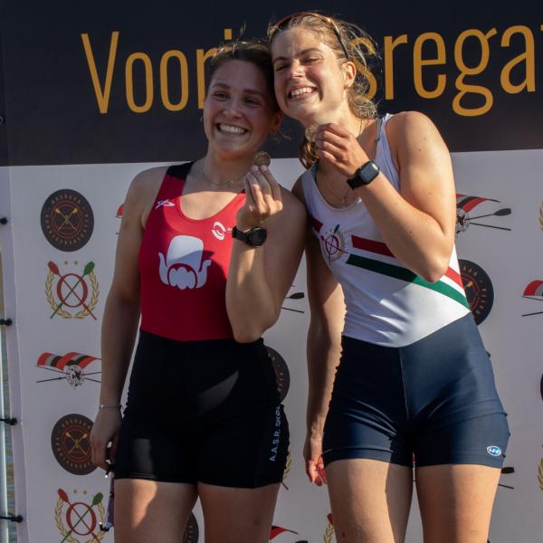 Puck en Rina op podium
